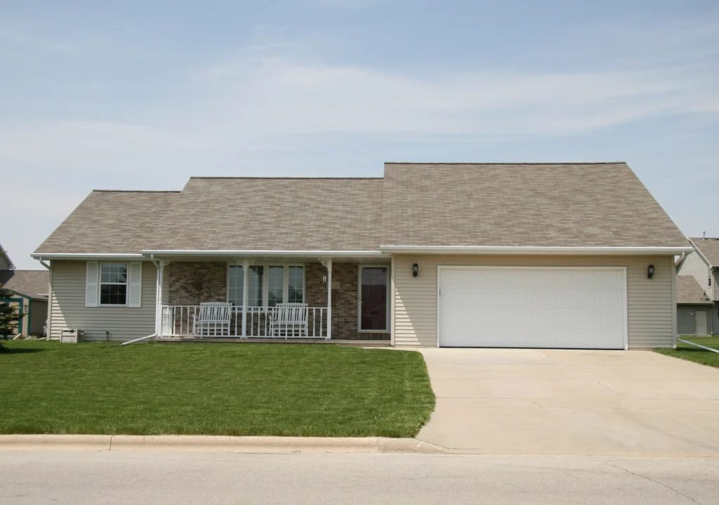 single floor house in ranch style