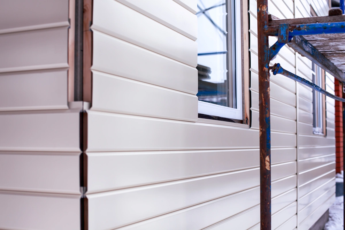 close up siding install