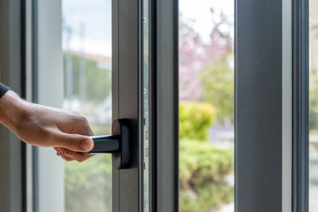 how long do windows last hand opening window